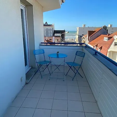 Opale Beach, Merlimont,100msea,2 Bedrooms, Parking מרלימון